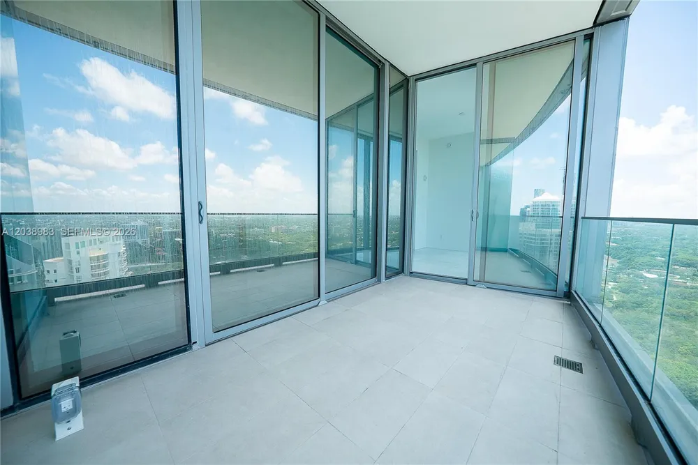 175 SE 25th Rd #2703 Miami, FL 33129