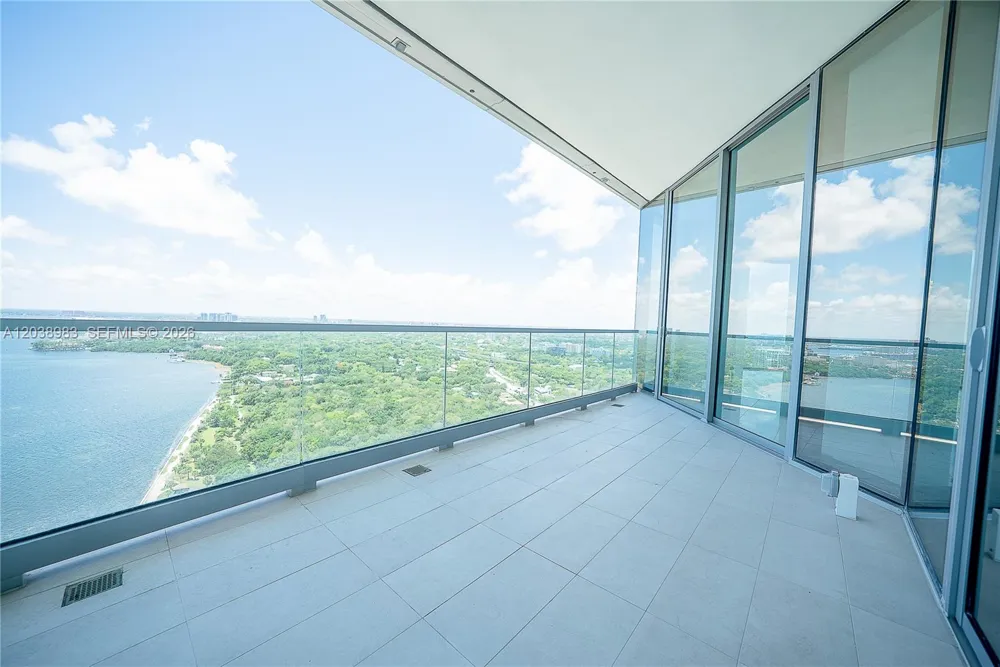 175 SE 25th Rd #2703 Miami, FL 33129