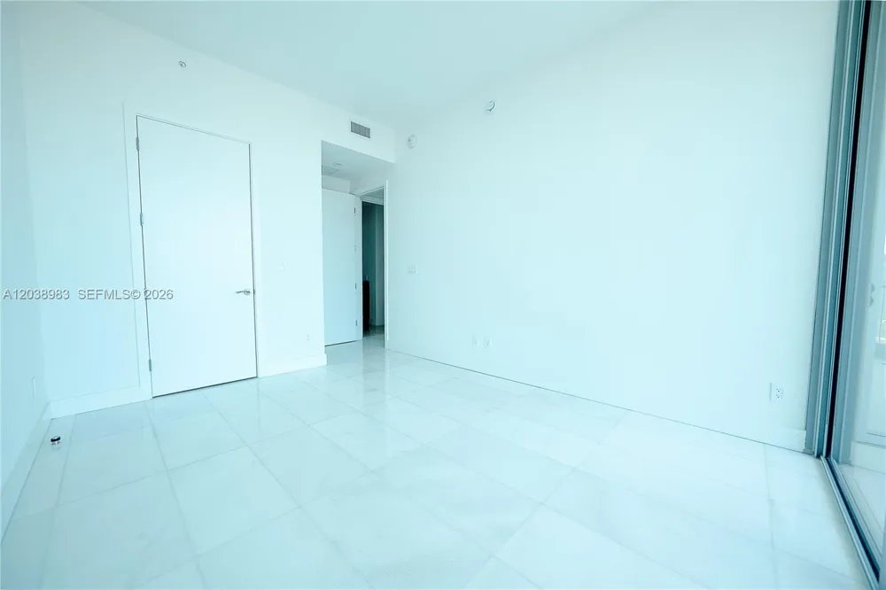 175 SE 25th Rd #2703 Miami, FL 33129