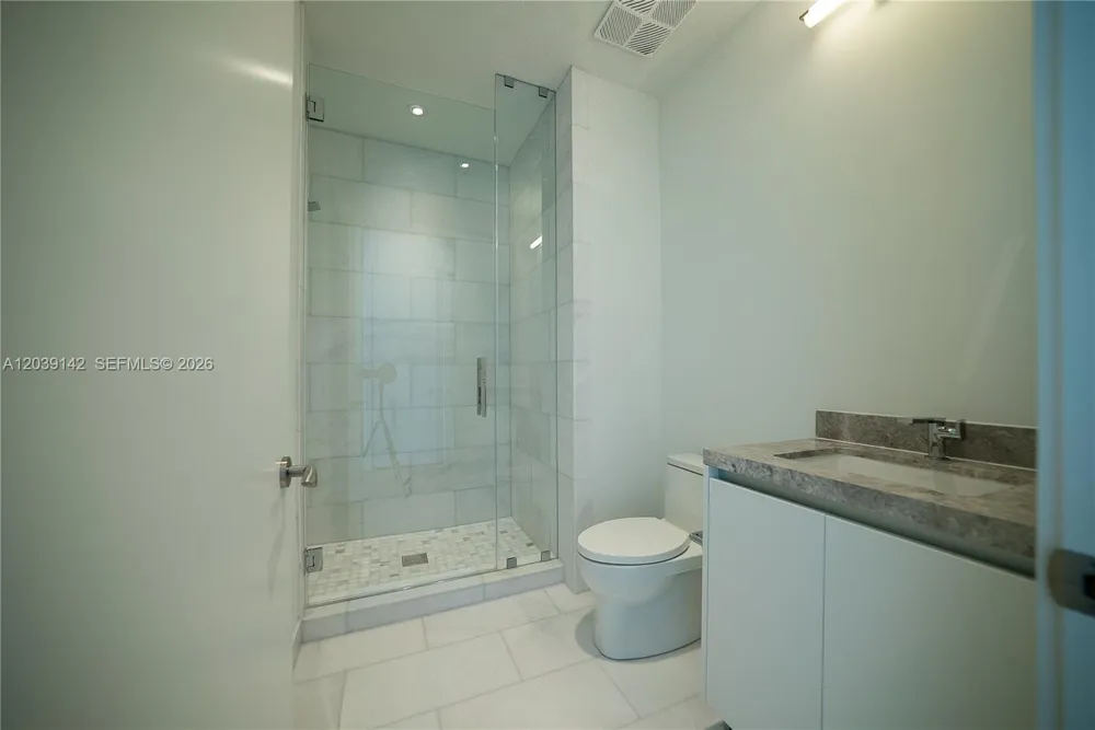 175 SE 25th Rd #702 Miami, FL 33129