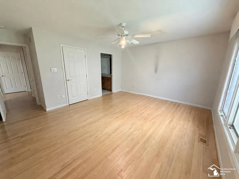 1626 Spruce Court Bedford Township, MI 48182