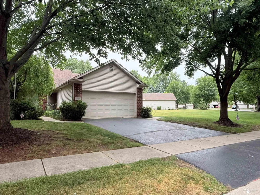 1626 Spruce Court Bedford Township, MI 48182