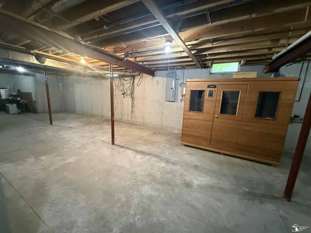 1626 Spruce Court Bedford Township, MI 48182