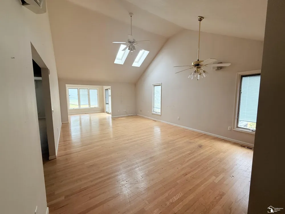 1626 Spruce Court Bedford Township, MI 48182