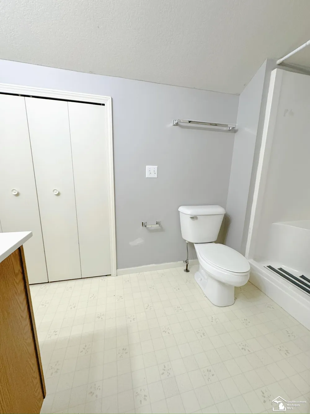 1626 Spruce Court Bedford Township, MI 48182