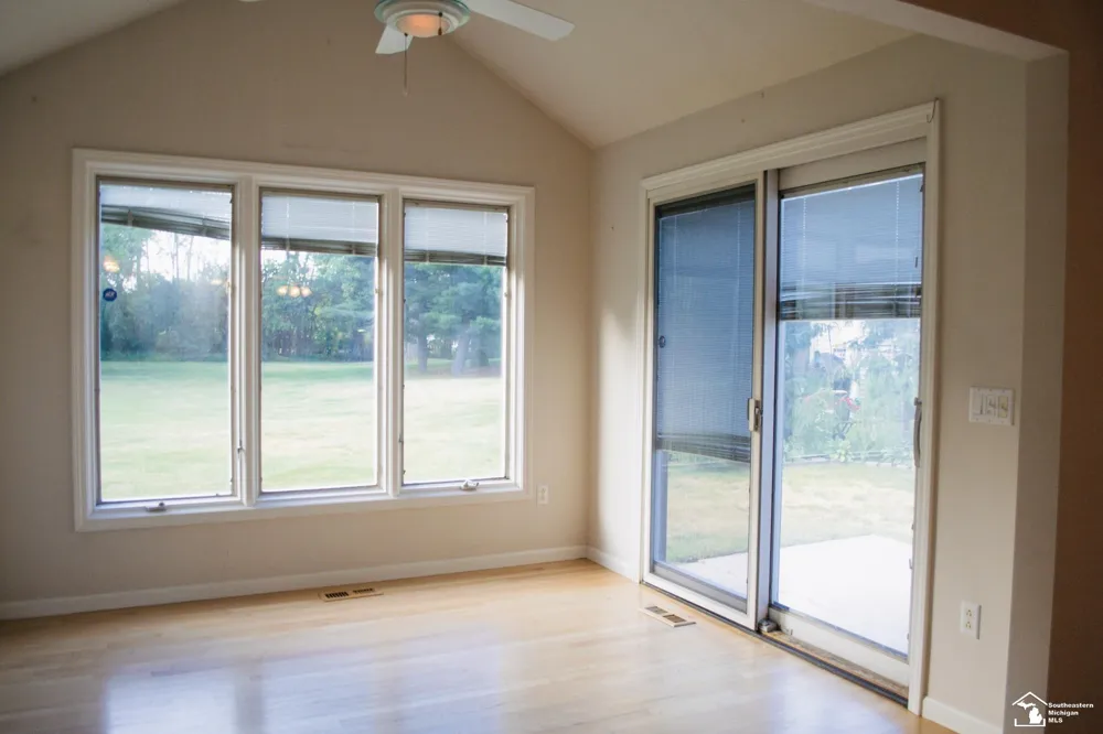 1626 Spruce Court Bedford Township, MI 48182