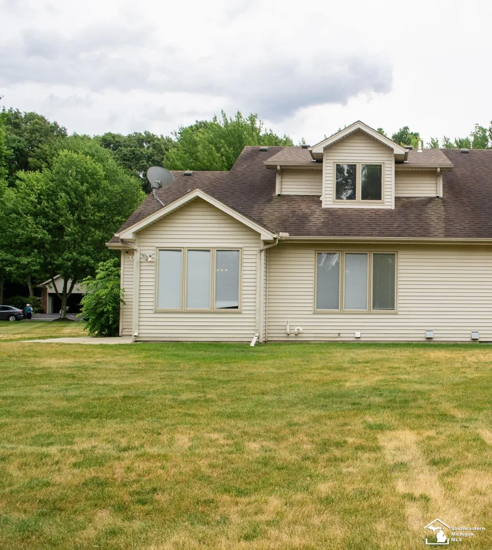 1626 Spruce Court Bedford Township, MI 48182