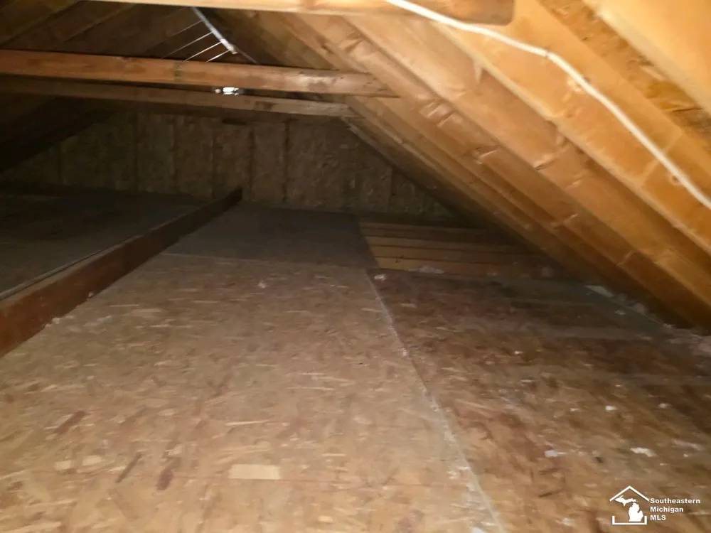 1626 Spruce Court Bedford Township, MI 48182