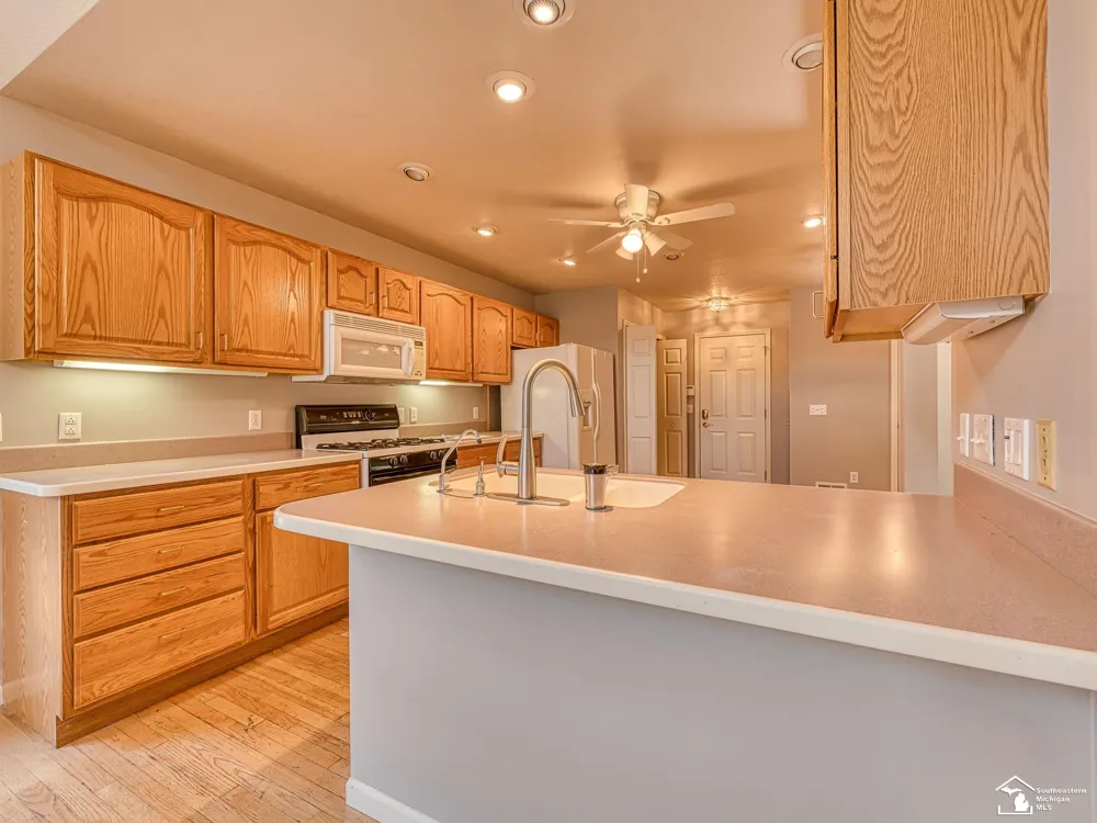 1626 Spruce Court Bedford Township, MI 48182