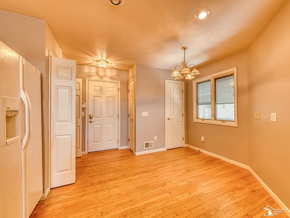 1626 Spruce Court Bedford Township, MI 48182