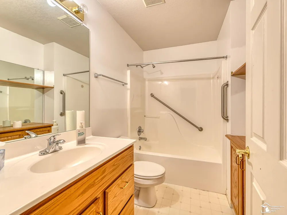 1626 Spruce Court Bedford Township, MI 48182
