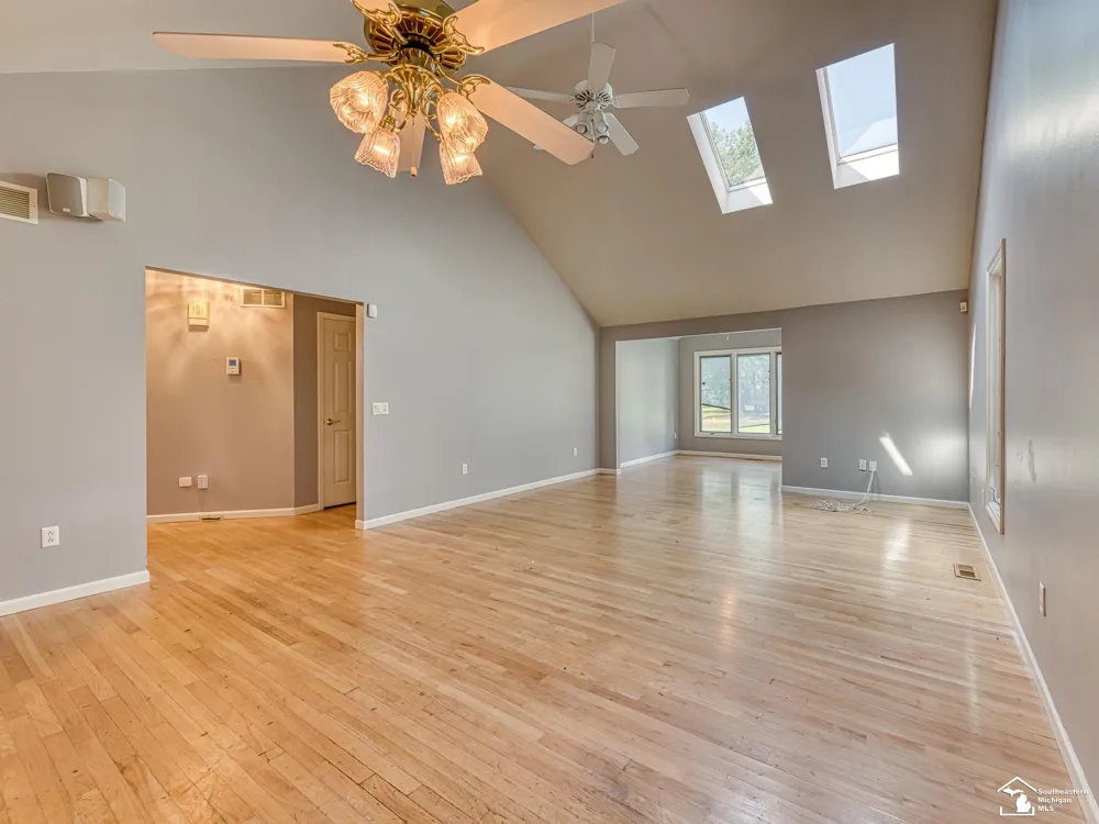 1626 Spruce Court Bedford Township, MI 48182