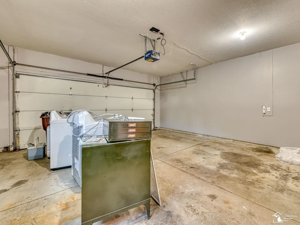 1626 Spruce Court Bedford Township, MI 48182