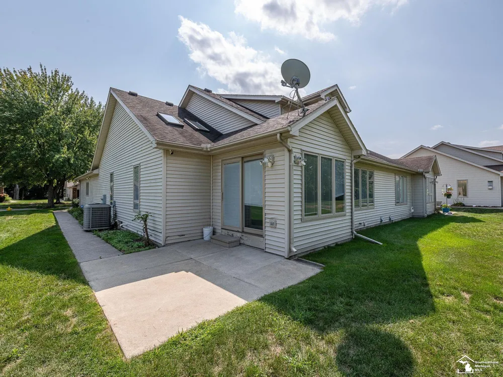 1626 Spruce Court Bedford Township, MI 48182