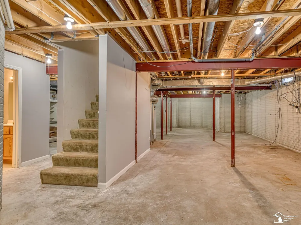 1626 Spruce Court Bedford Township, MI 48182
