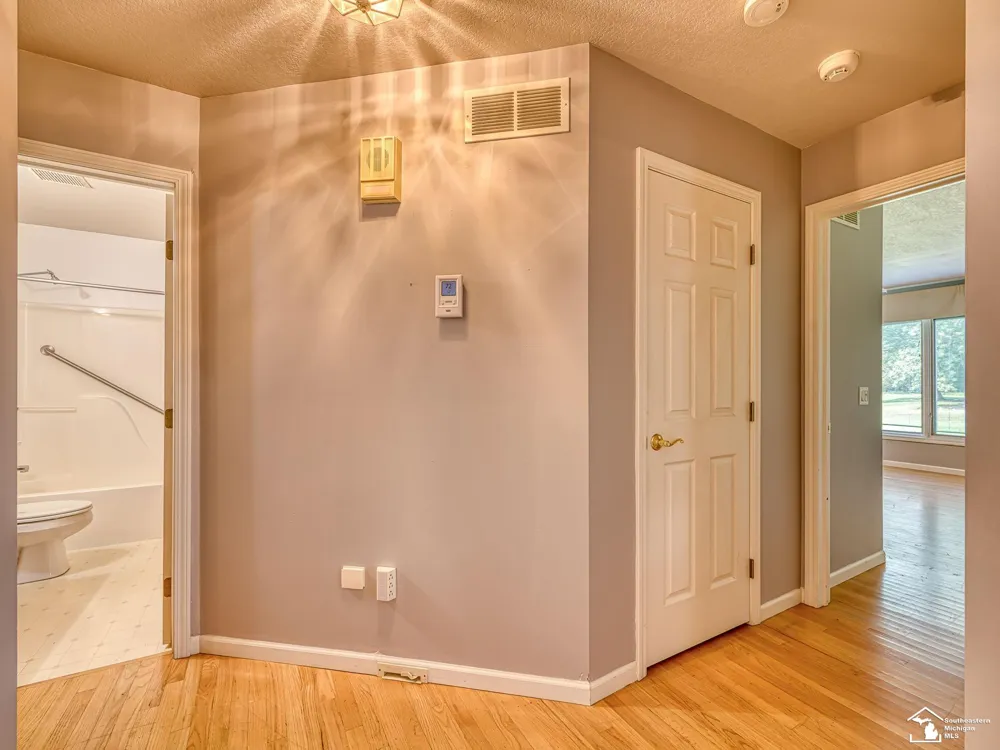 1626 Spruce Court Bedford Township, MI 48182