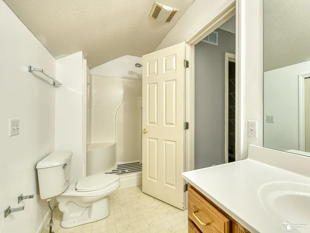 1626 Spruce Court Bedford Township, MI 48182