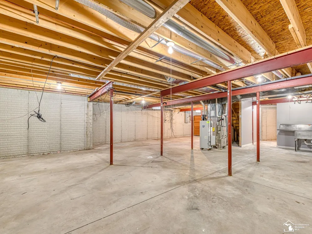 1626 Spruce Court Bedford Township, MI 48182
