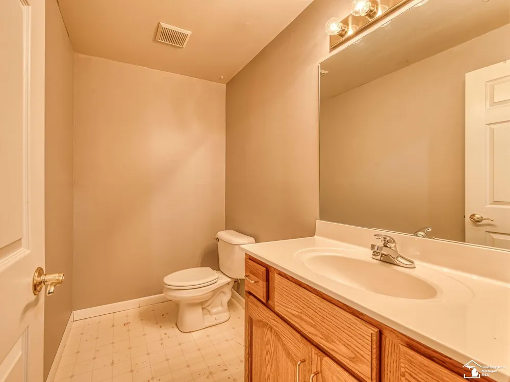 1626 Spruce Court Bedford Township, MI 48182