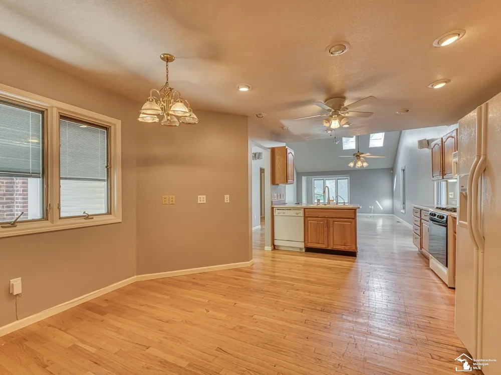 1626 Spruce Court Bedford Township, MI 48182