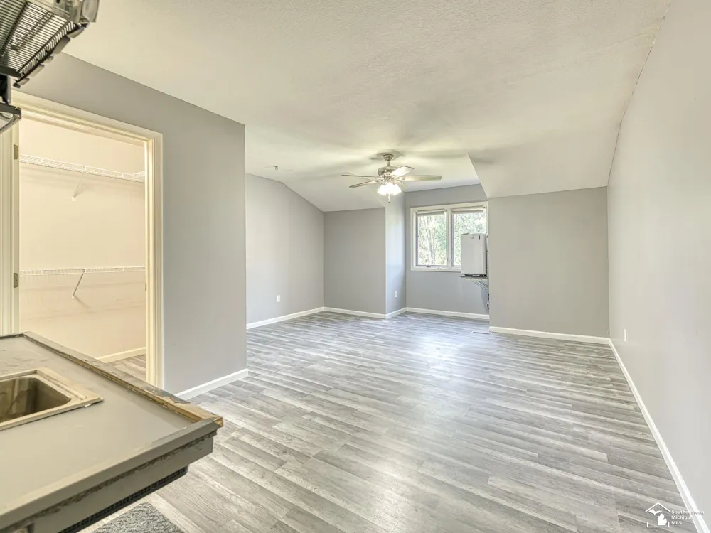 1626 Spruce Court Bedford Township, MI 48182