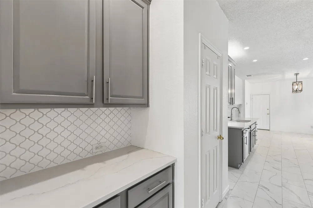 1926 Edgehill Drive Allen, TX 75013