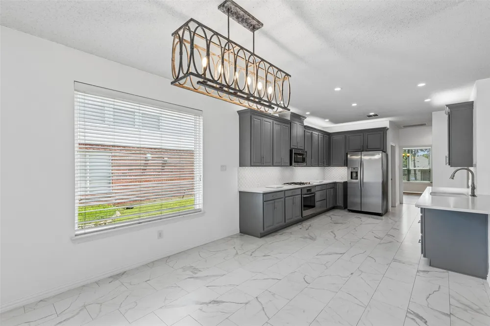 1926 Edgehill Drive Allen, TX 75013
