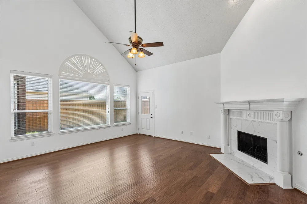 1926 Edgehill Drive Allen, TX 75013