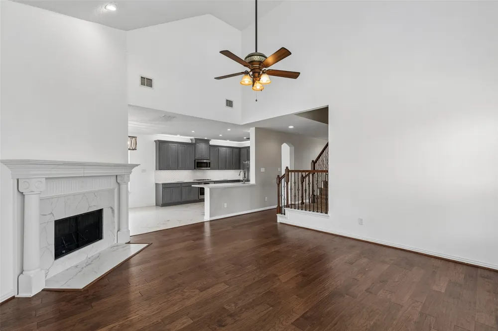 1926 Edgehill Drive Allen, TX 75013