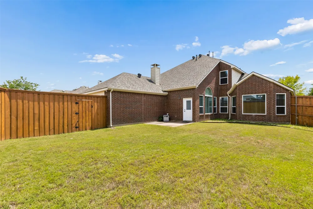 1926 Edgehill Drive Allen, TX 75013
