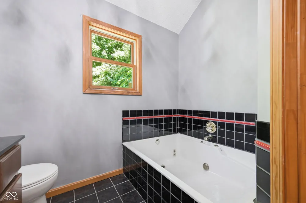 11099 Bushy Road Metamora, IN 47030