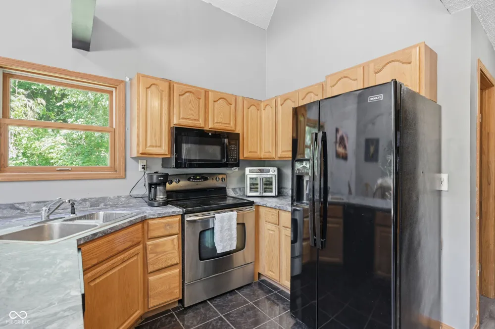 11099 Bushy Road Metamora, IN 47030
