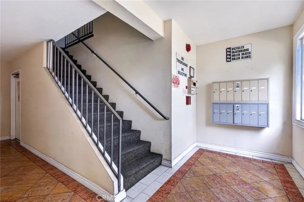 2925 Spaulding Street #303 Long Beach, CA 90804