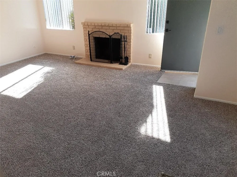 15414 Larch Lawndale, CA 90260