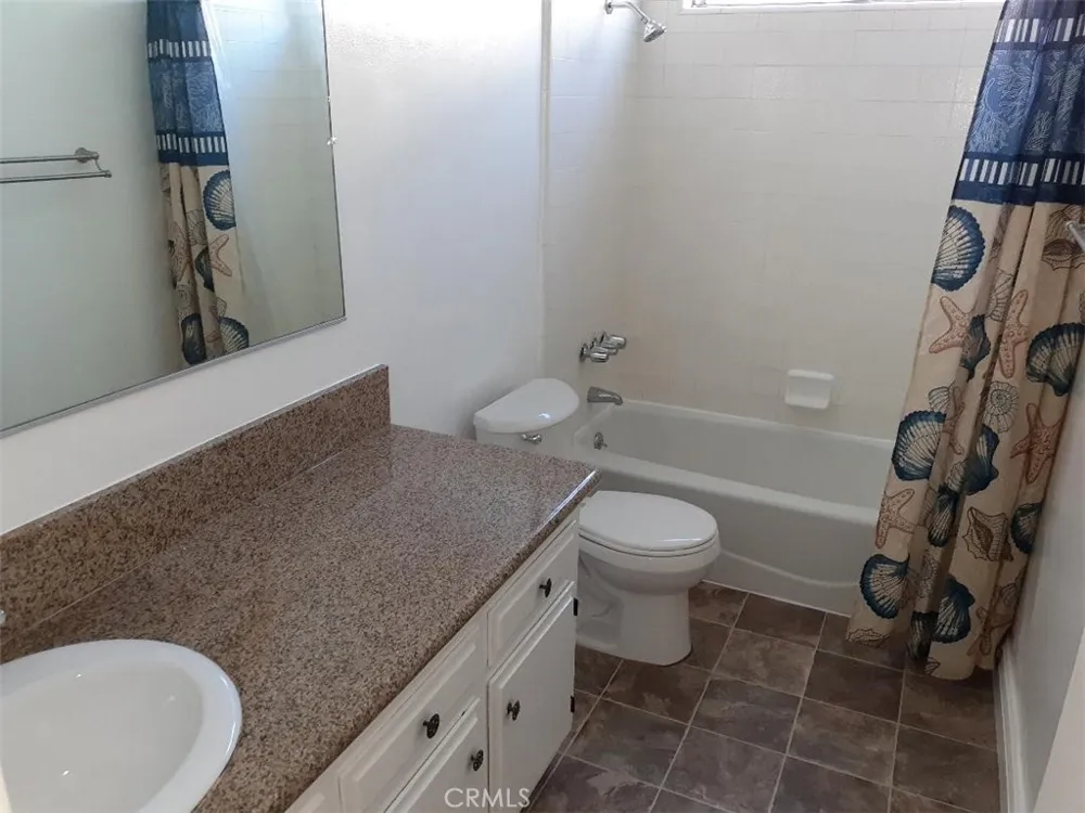 15414 Larch Lawndale, CA 90260