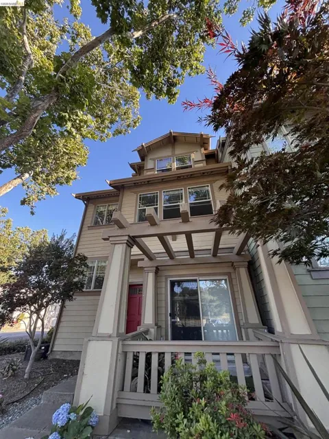 659 Macarthur Blvd.