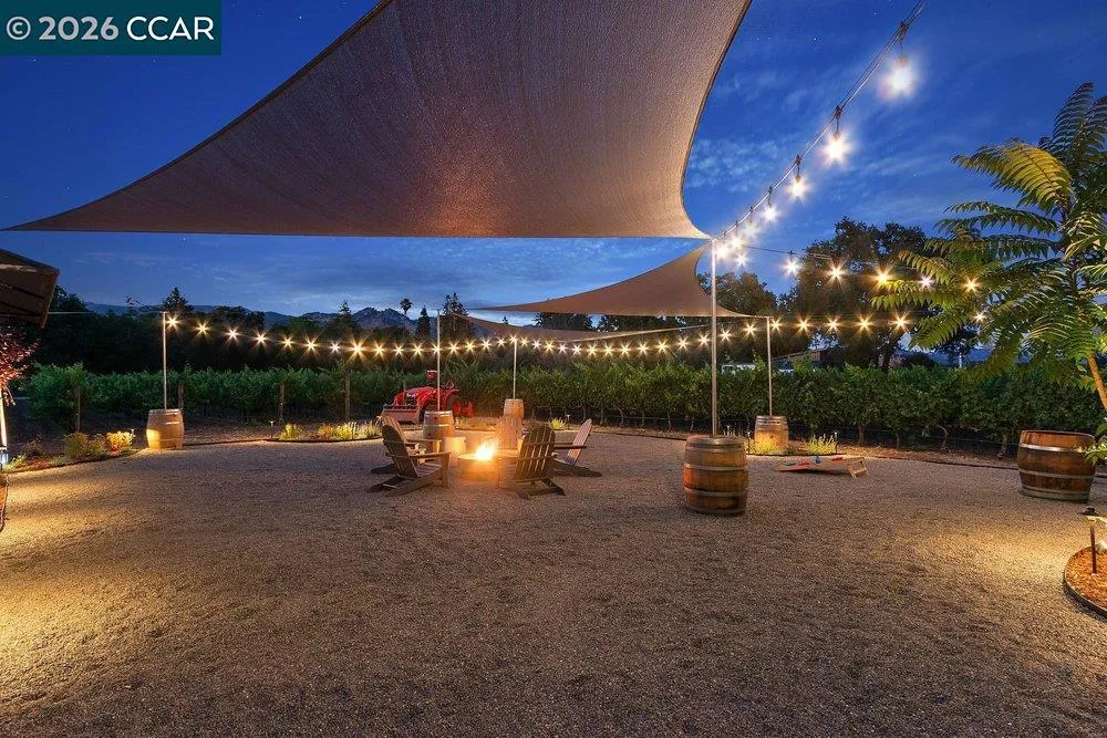 100 Foothill Blvd Calistoga, CA 94515