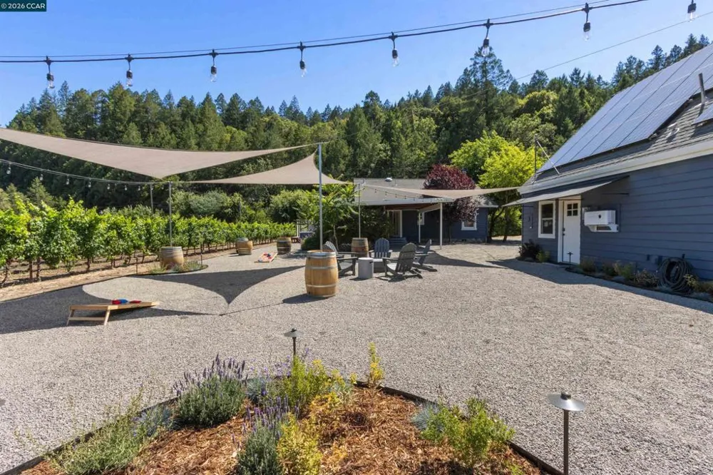 100 Foothill Blvd Calistoga, CA 94515