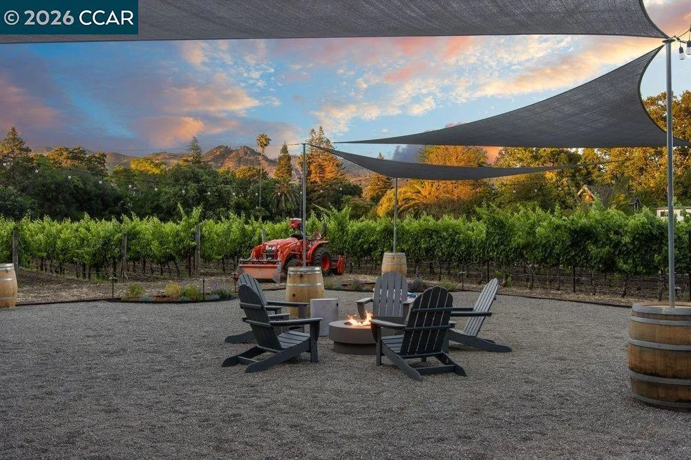 100 Foothill Blvd Calistoga, CA 94515