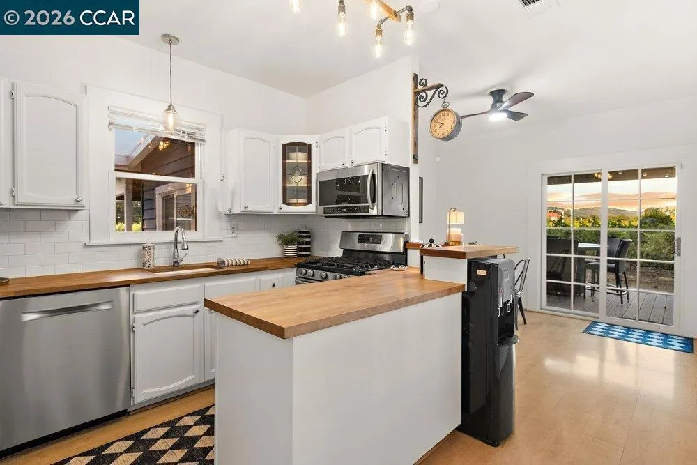 100 Foothill Blvd Calistoga, CA 94515