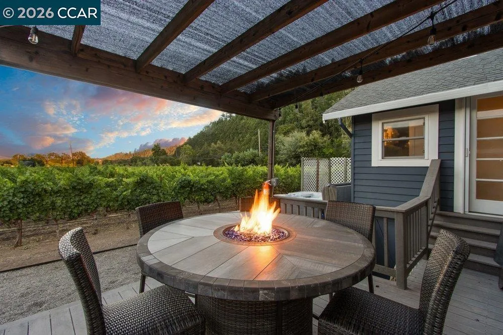 100 Foothill Blvd Calistoga, CA 94515