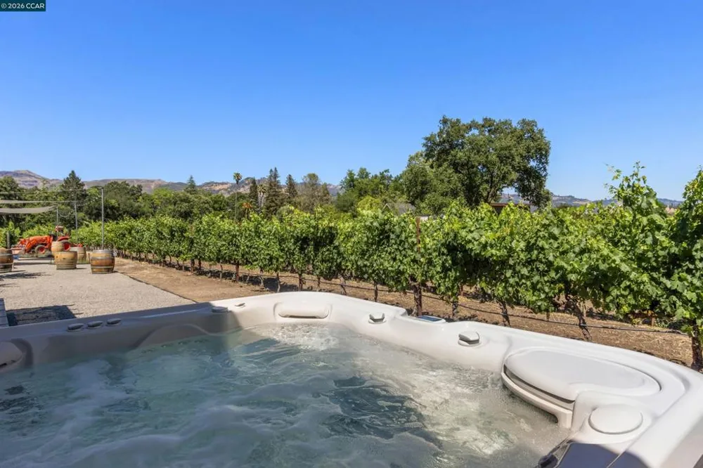 100 Foothill Blvd Calistoga, CA 94515