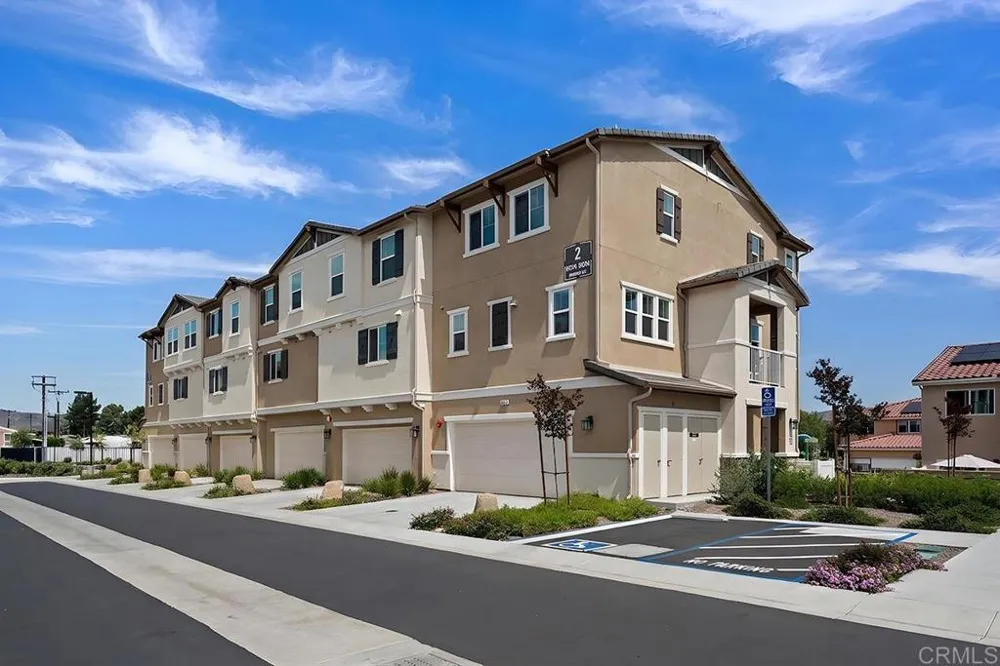 8654 Amherst Santee, CA 92071