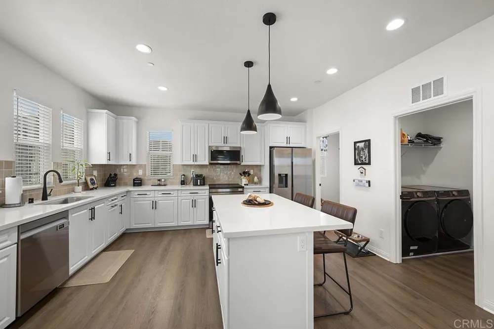 8654 Amherst Santee, CA 92071