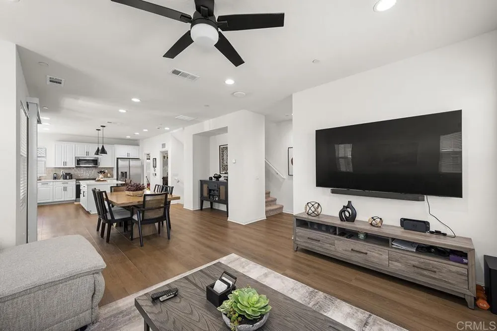 8654 Amherst Santee, CA 92071