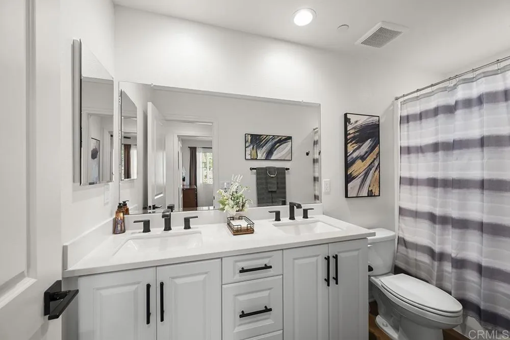 8654 Amherst Santee, CA 92071