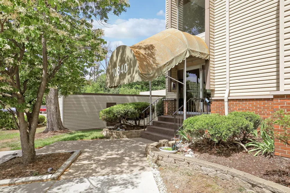 10840 Rockford Road #212 Plymouth, MN 55442