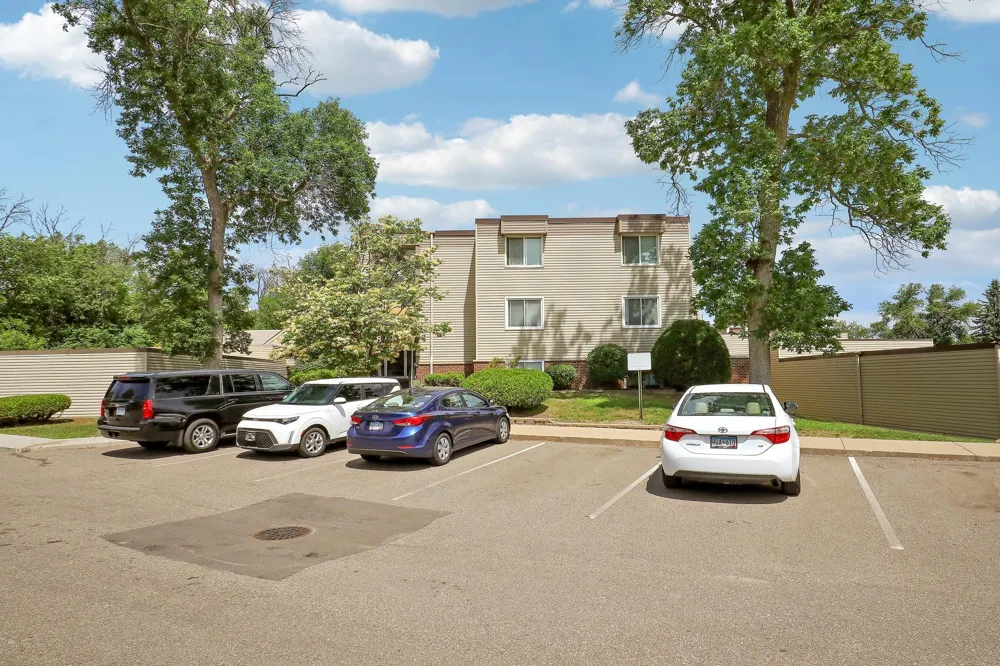 10840 Rockford Road #212 Plymouth, MN 55442
