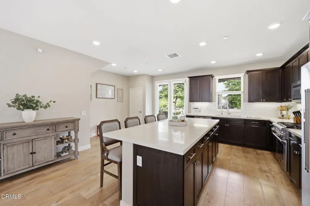 283 Los Altos Walk Ventura, CA 93004