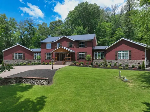 125 Happy Hollow Rd